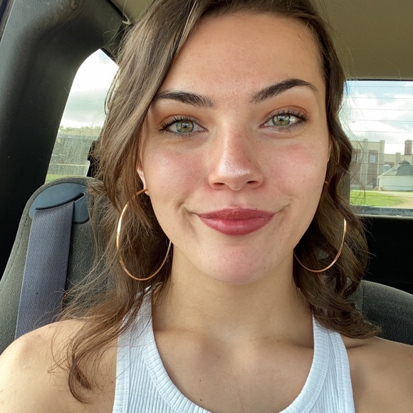 Meet your Posher, Erin - Picture 1 of 1